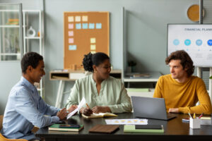 service client été,gestion service client saison estivale,améliorer service client en été,relation client vacances,stratégies service client,expérience client été,fidélisation client été,organisation service client,intelligence artificielle service client,gestion des pics appels été
